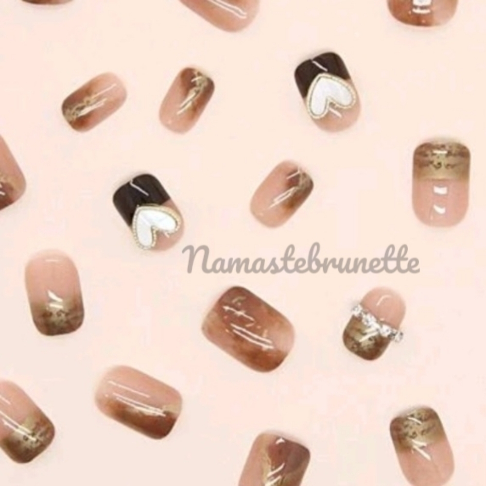 2/$16 Heart Rhinestone Press On Nails - Picture 5 of 16